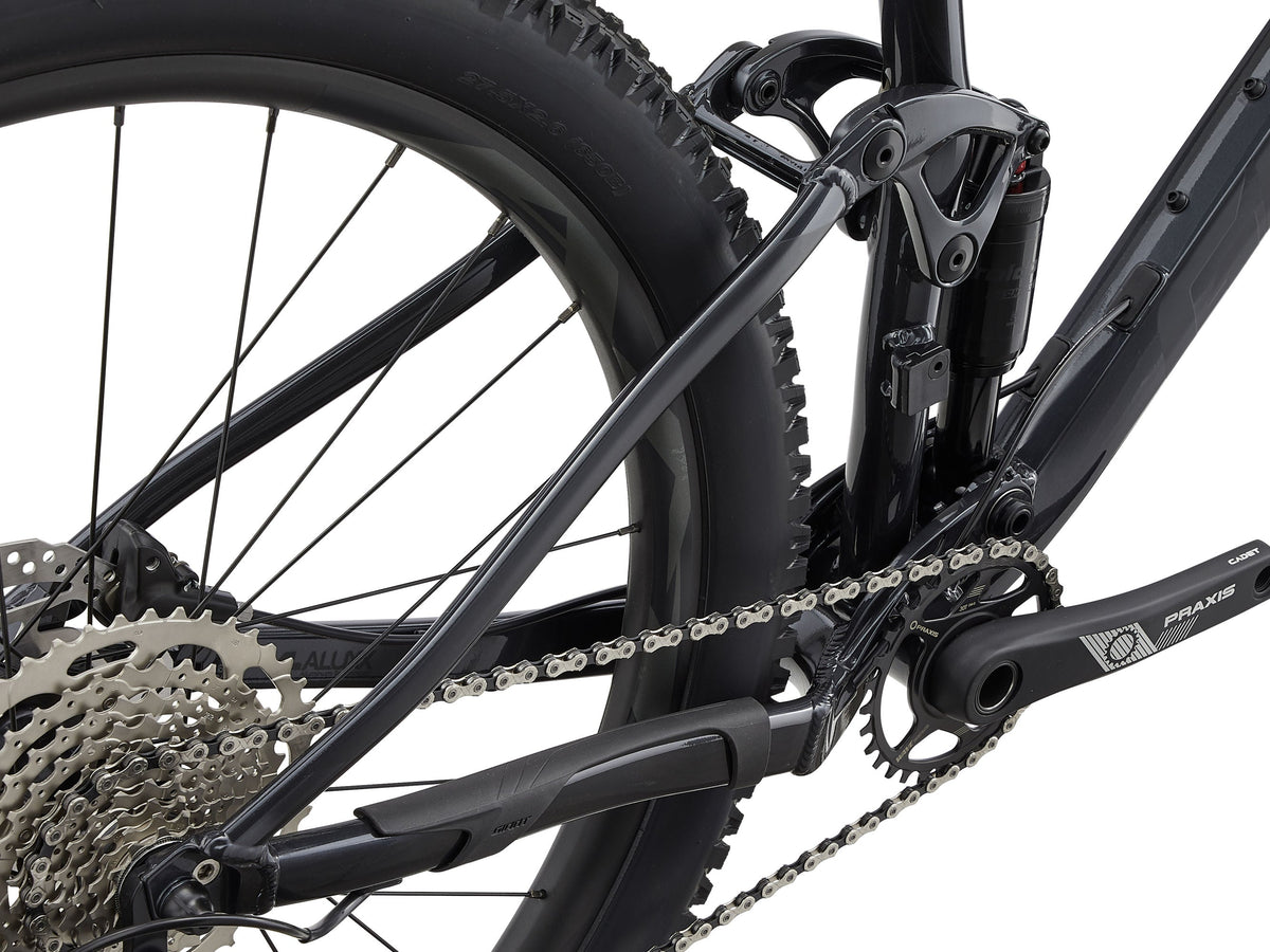 Giant Stance - Gunmetal Black