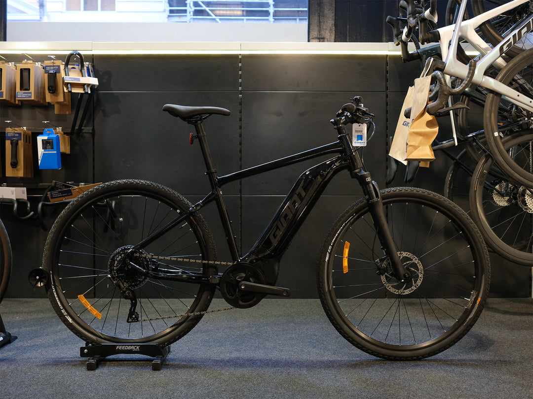 Giant Roam E+ E Bike - Black